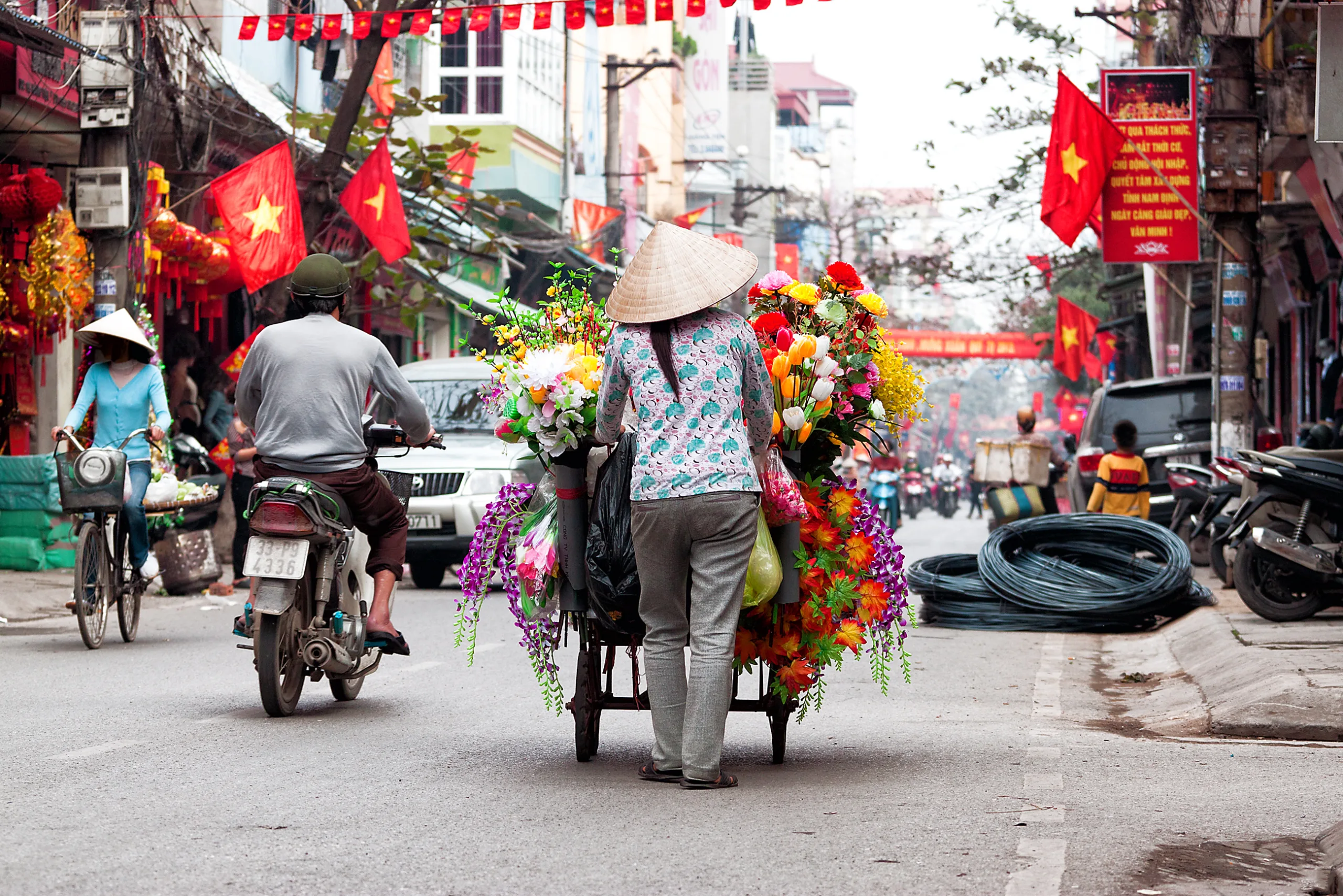 Life Of Vietnamese Vendor In Hanoi, Vietnam